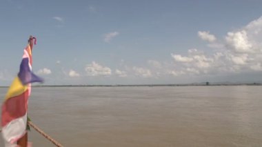 Buda bayrak teknenin ön