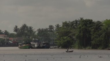 Irrawaddy Nehri'nde tekne