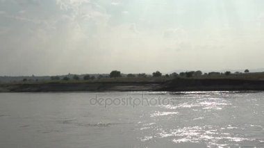 Bagan üzerinden pagodadan görünüm gemisi