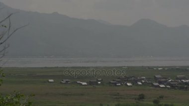 Nyaung Shwe Nehri üzerinde sürme 