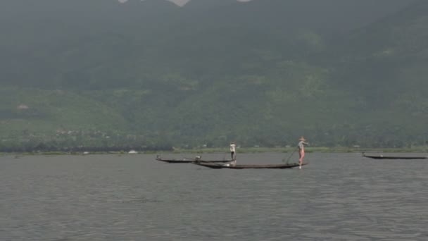 Riding on Nyaung Shwe river — Stock Video