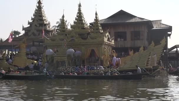 Phaung Daw Oo Pagoda Festival — Stockvideo