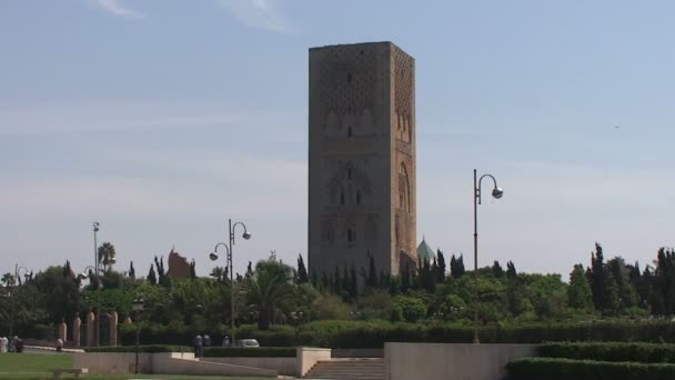 Vackra Hassan Tower — Stockvideo