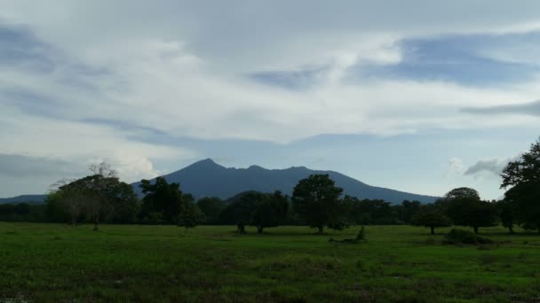 在格拉纳达，尼加拉瓜火山 Mombacho — 图库视频影像