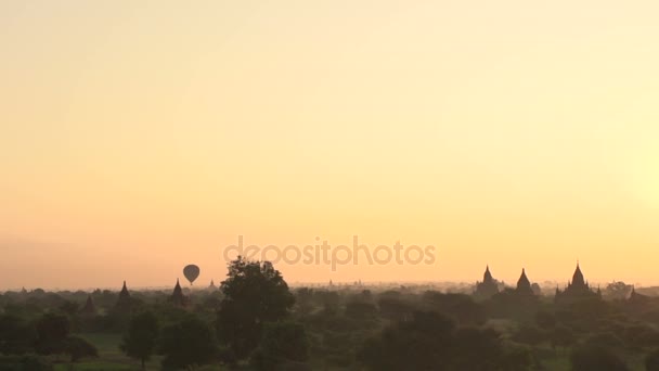 Fantastiska sunrise i Bagan — Stockvideo