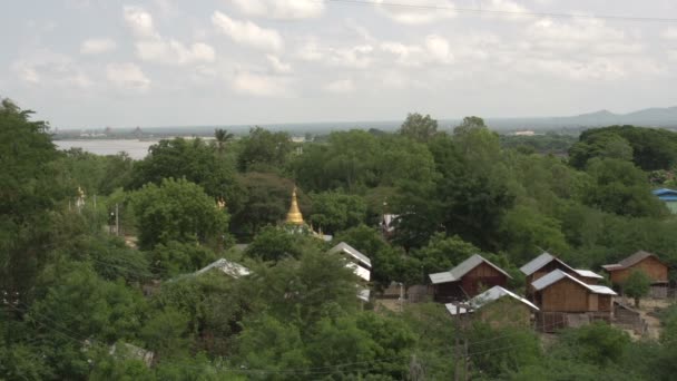 Overzicht van eiland naar Bagan skyline — Stockvideo