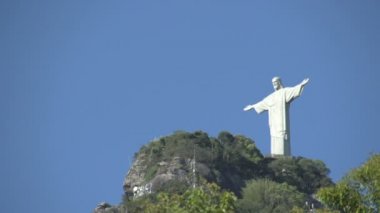 İsa'nın kurtarıcı bulutlu gökyüzü üzerinde