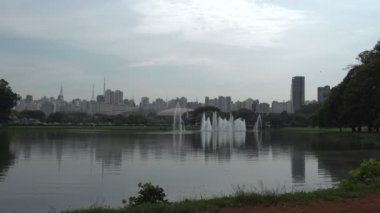 Ibirapuera Parkı waterfounta