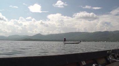 Nyaung Shwe Nehri üzerinde sürme 