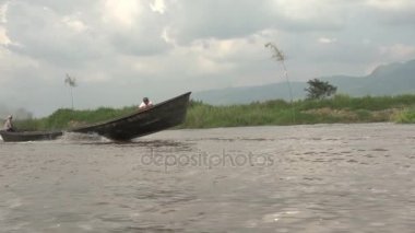 Nyaung Shwe Nehri üzerinde sürme 