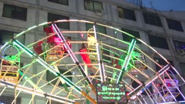 Yangon, Fuar carousel çocuklarda