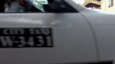 Yangon, insanlar üzerinde demiryolu Geçidi