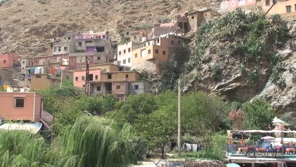 Maison berbère à la rivière Ourika — Video