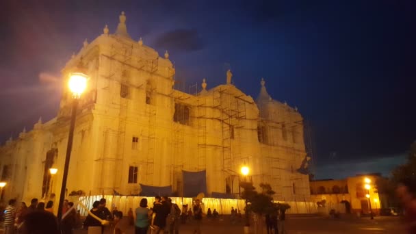 Katedra w Leon widoku — Wideo stockowe
