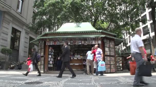Librería Escena Callejera Gente Caminando Sao Paulo — Vídeos de Stock
