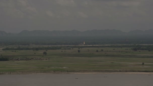 Vista general de la isla al horizonte de Bagan — Vídeos de Stock