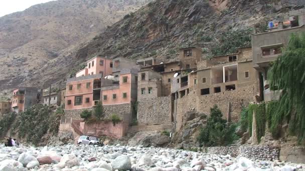 Ourika river and berber houses — Stock Video