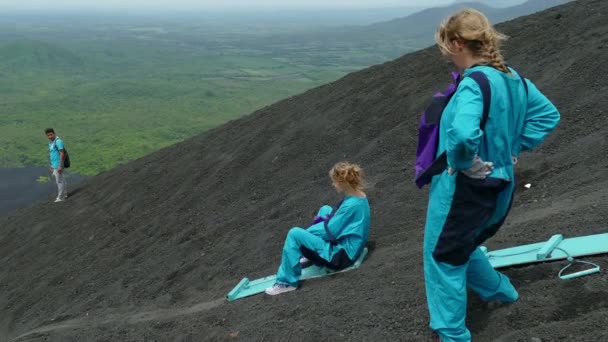 Embarque Vulcano en Cerro Negro — Vídeo de stock