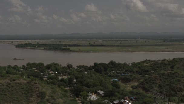 Omówienie z wyspy do Bagan skyline — Wideo stockowe