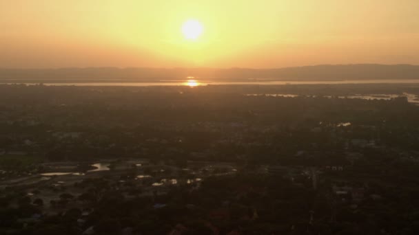 Zonsondergang vanaf Mandalay Hill — Stockvideo