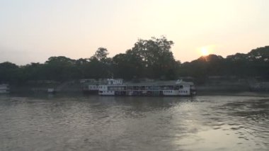 Mandalay gemisi ile terk 