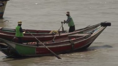 Yangon nehirde görüntülemek