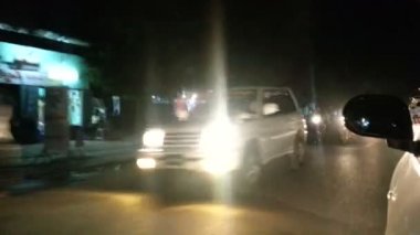 Mandalay sokaklarında Sürüş