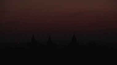 Bagan şaşırtıcı güneş doğarken 