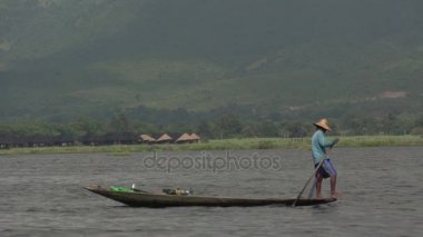 Inle Gölü, bacak kürekçi