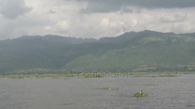 Nyaung Shwe Nehri üzerinde sürme 