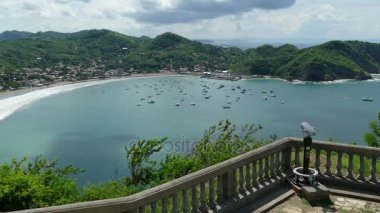 Dürbün uyanık, merhametli İsa