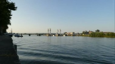 gün batımında Kampen iskele üzerinde köprü