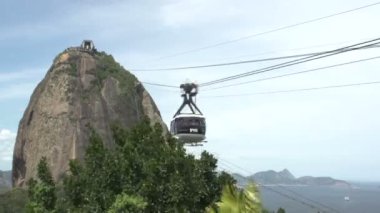 İsa'nın kurtarıcı bulutlu gökyüzü üzerinde