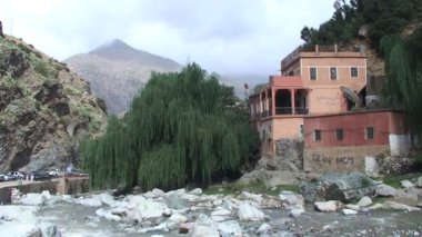 Ourika river road yakınındaki kısacık