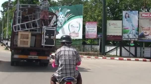 Conduciendo por las calles — Vídeo de stock