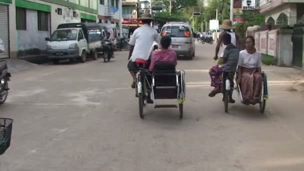 Conduciendo por las calles — Vídeos de Stock