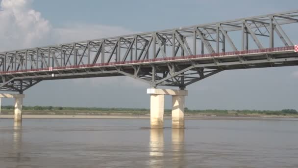 Bridge over river — Stock Video