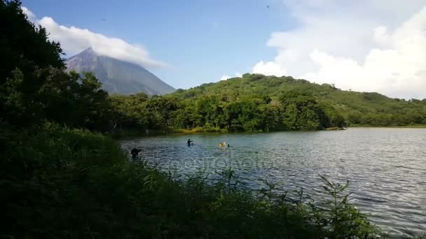 Charco Verde lake — Stok video