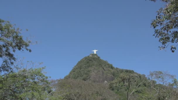 Christ Rédempteur sur un ciel nuageux — Video