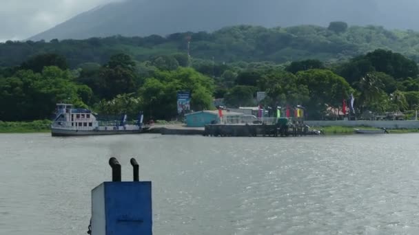 Saliendo de Ometepe en ferry — Vídeo de stock