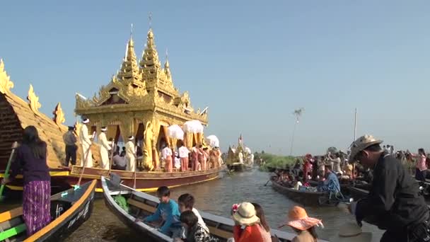 Festival de Phaung Daw Oo Pagoda — Vídeos de Stock