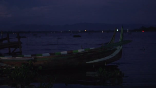 Amarapura Loď Bein Bridge Noci — Stock video