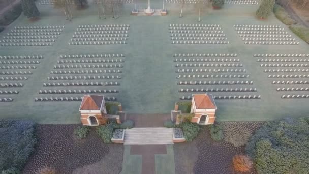 Cemitério de guerra canadense — Vídeo de Stock