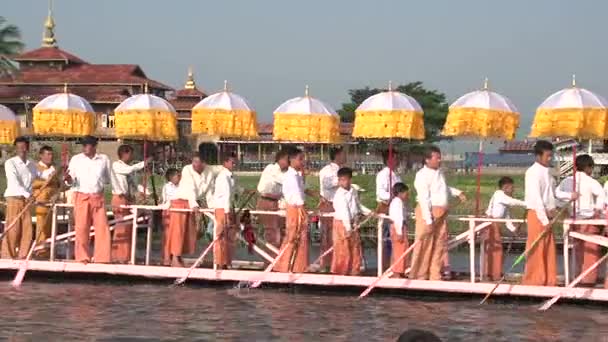 Festival de Phaung Daw Oo Pagoda — Vídeos de Stock