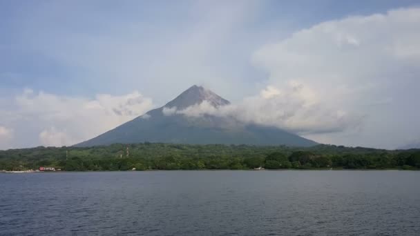 Visa på vulkanen Concepion — Stockvideo