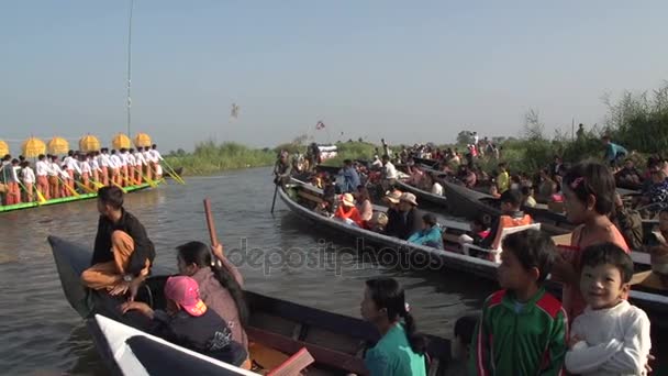 Phaung Daw Oo Pagoda Festival — Stok video