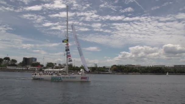 Christ Rédempteur sur un ciel nuageux — Video