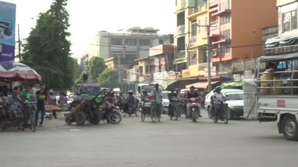 Mandalay, kaotikus forgalom jelenet — Stock videók