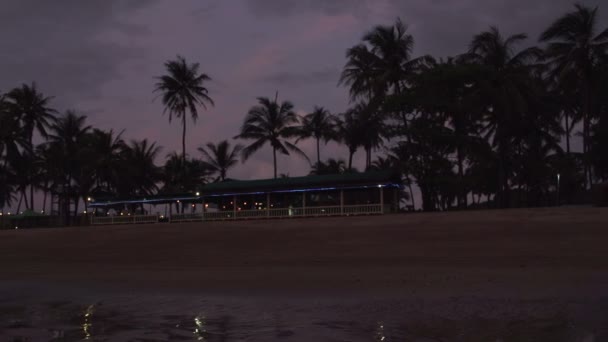 Pôr do sol na praia de Ngwe Saung — Vídeo de Stock