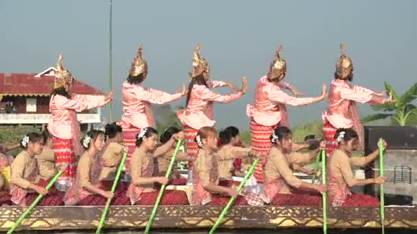 Festival de Phaung Daw Oo Pagoda — Vídeos de Stock